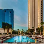 1Br Penthouse-Stripview-Free Parkin-No Resort Fees